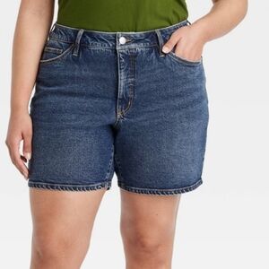 NWT/New Ava & Viv Women's Blue Jean Shorts (Size 22)